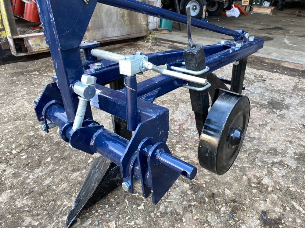 Плуг двухкорпусный навесной СКАУТ PL-230 OGRODNIK