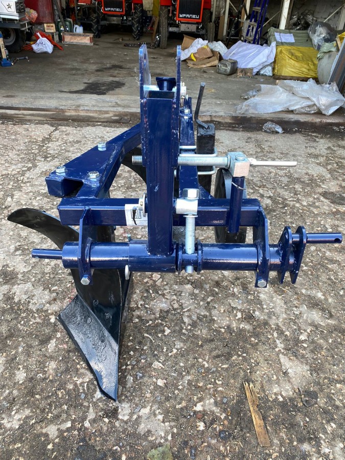 Плуг двухкорпусный навесной СКАУТ PL-230 OGRODNIK