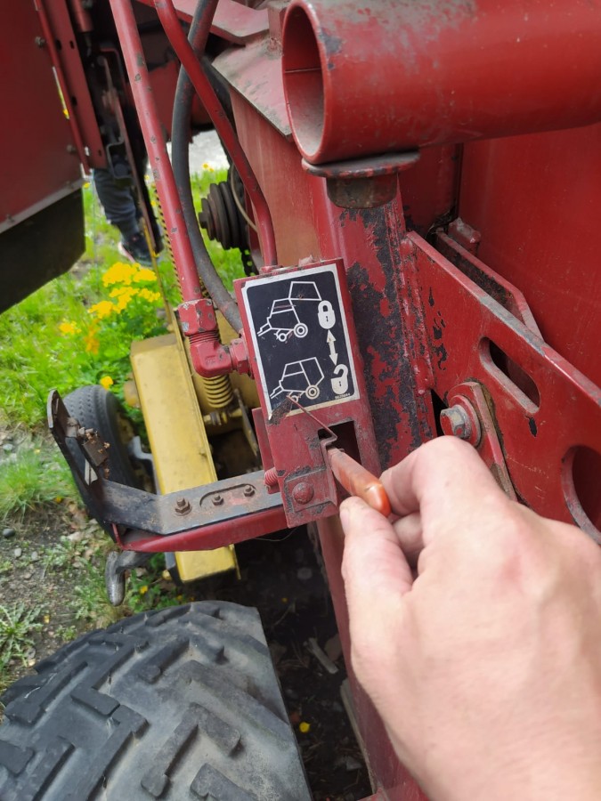 Пресс-подборщик New Holland 650 б/у