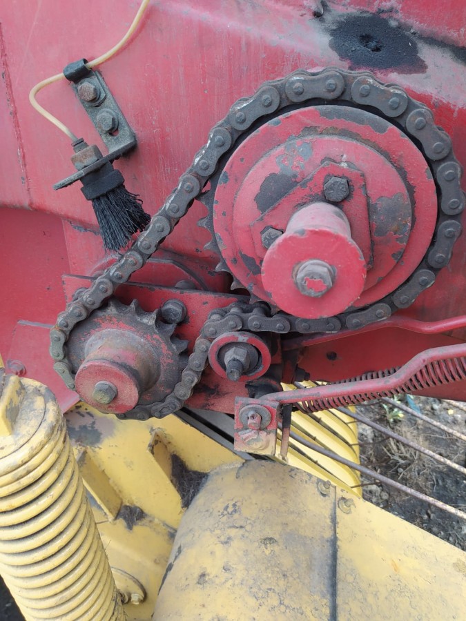 Пресс-подборщик New Holland 650 б/у