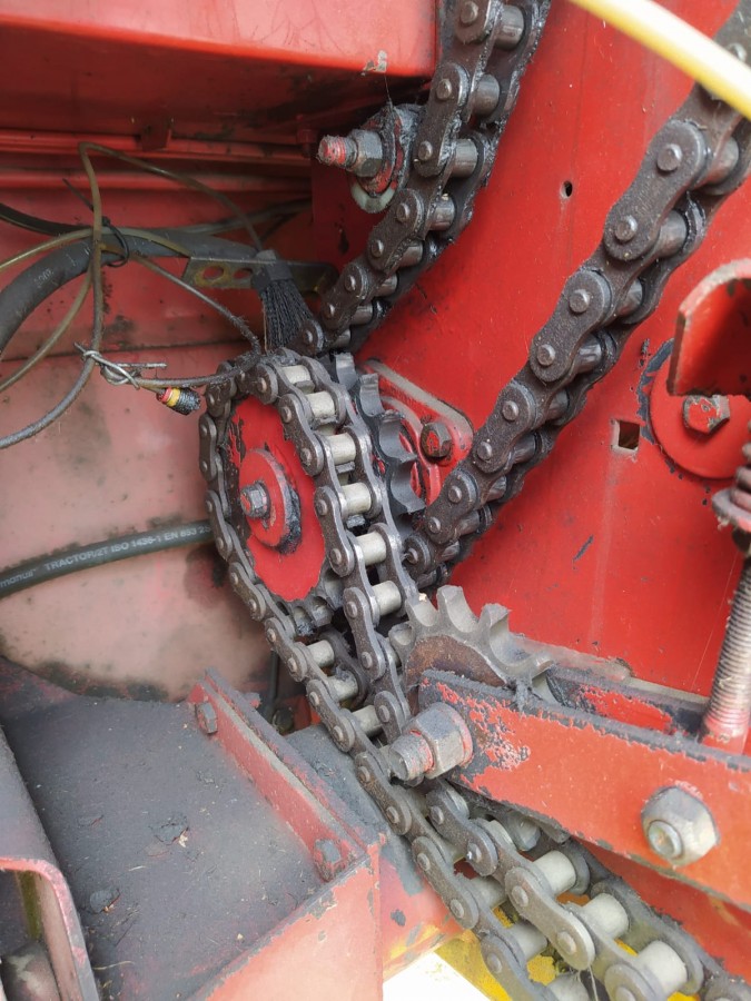 Пресс-подборщик New Holland 650 б/у