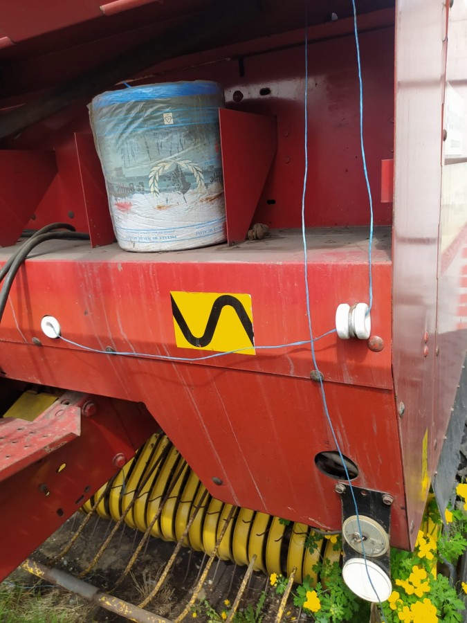 Пресс-подборщик New Holland 650 б/у