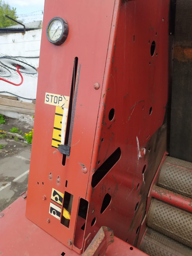 Пресс-подборщик New Holland 650 б/у