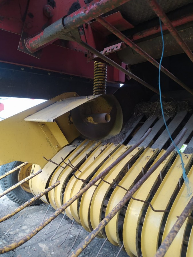 Пресс-подборщик New Holland 650 б/у