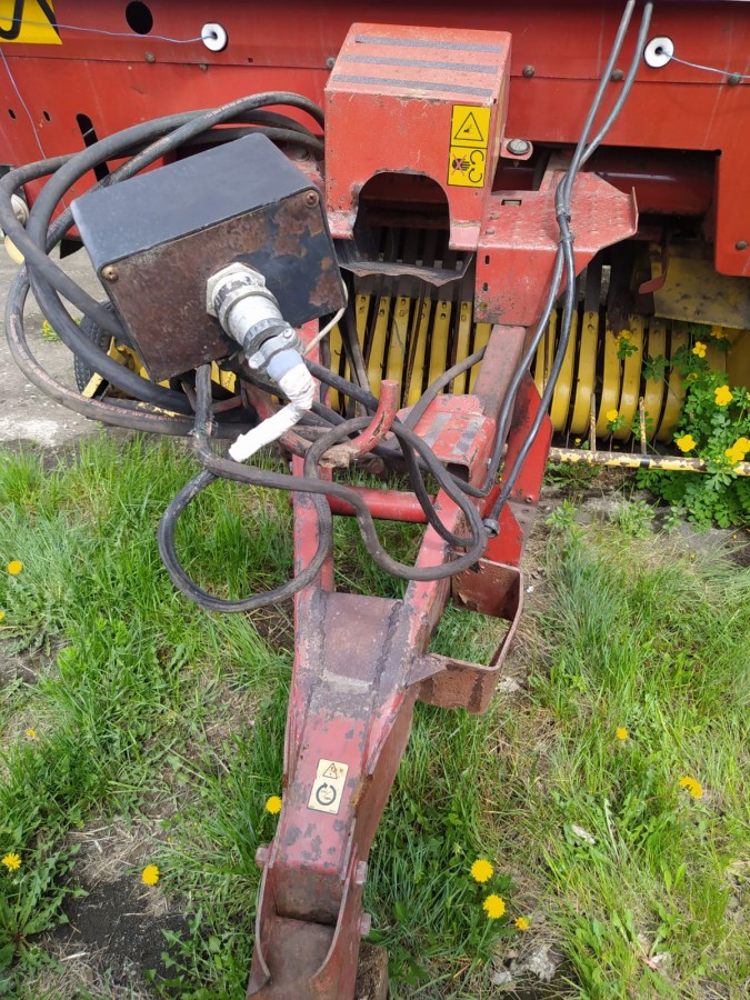 Пресс-подборщик New Holland 650 б/у