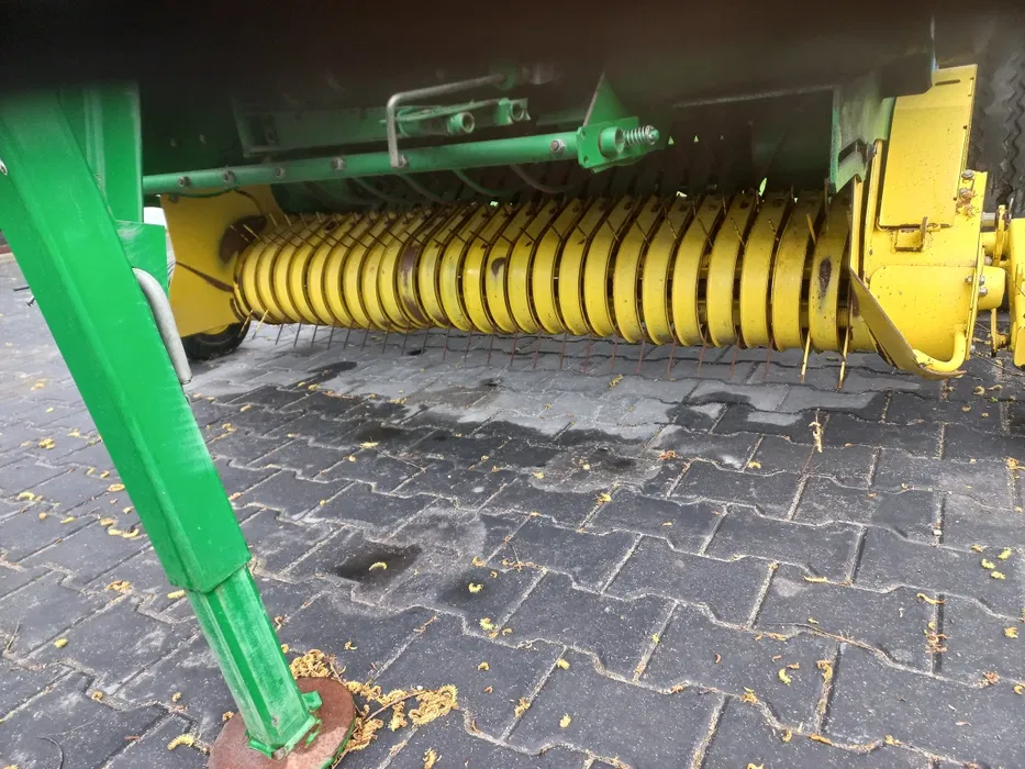 Пресс-подборщик John Deere 582 HiFlow б/у
