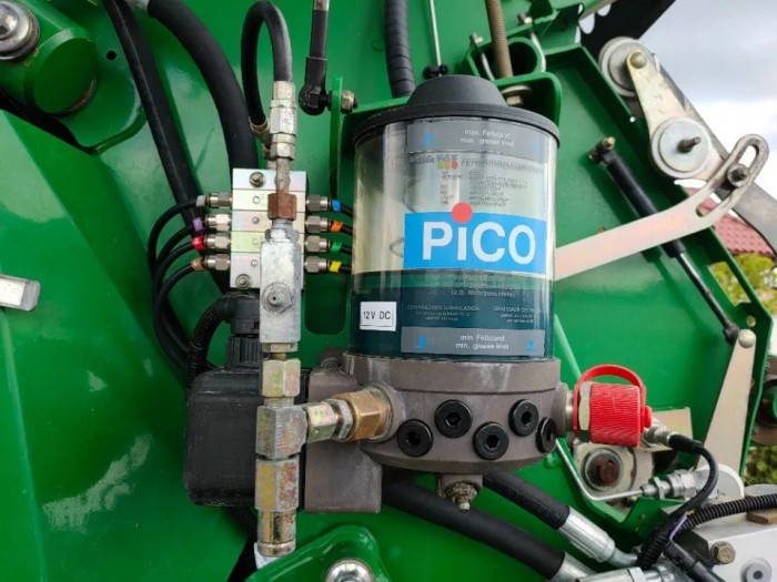 Пресс-подборщик John Deere 990 б/у