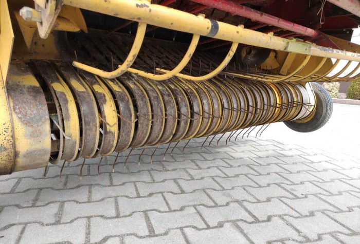 Пресс-подборщик New Holland 658 CropCutter б/у