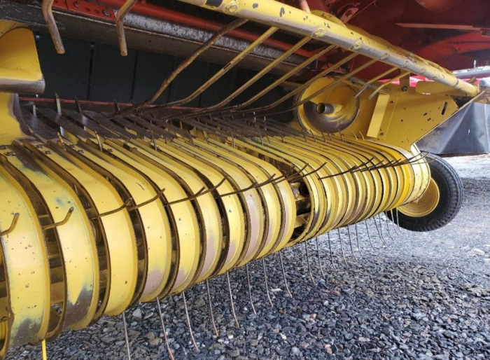 Пресс-подборщик New Holland 650 б/у