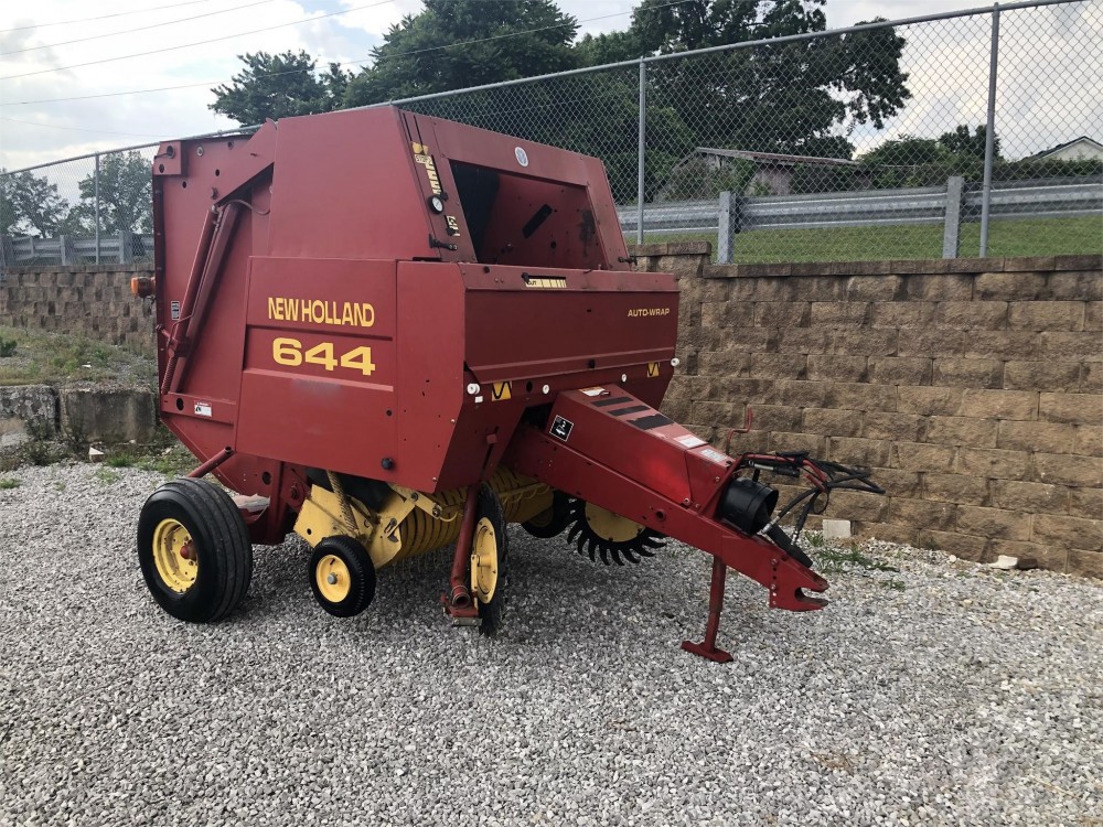 Пресс-подборщик New Holland 644 б/у