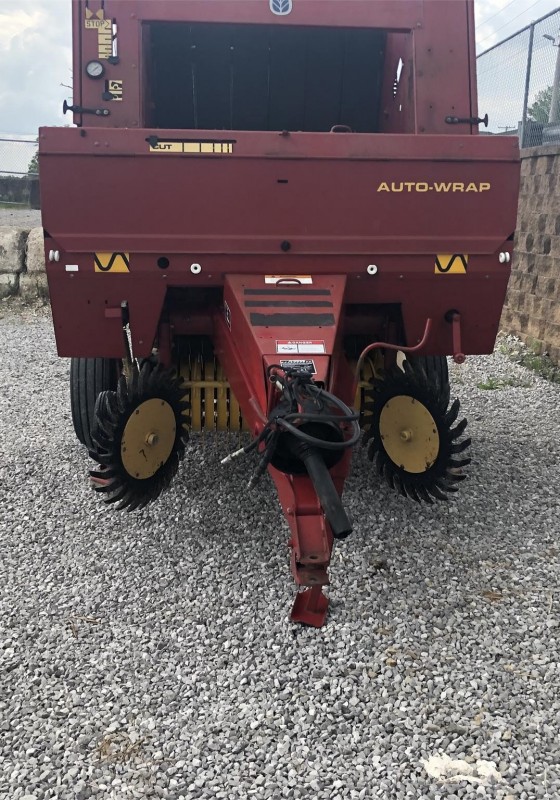 Пресс-подборщик New Holland 644 б/у