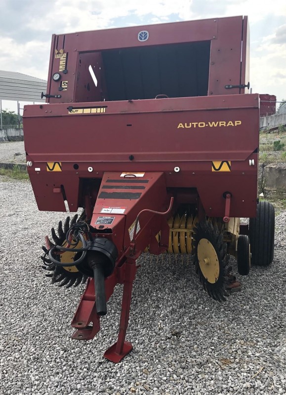 Пресс-подборщик New Holland 644 б/у