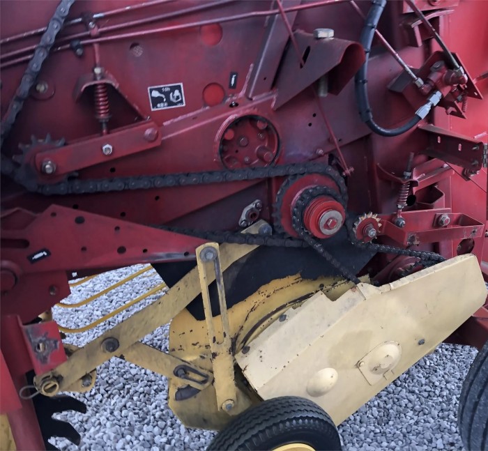 Пресс-подборщик New Holland 644 б/у