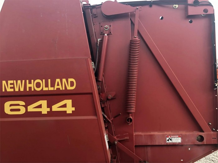 Пресс-подборщик New Holland 644 б/у