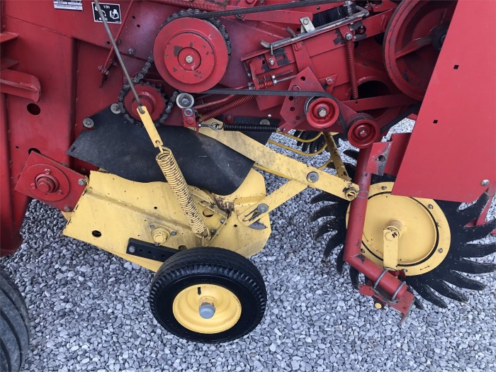 Пресс-подборщик New Holland 644 б/у