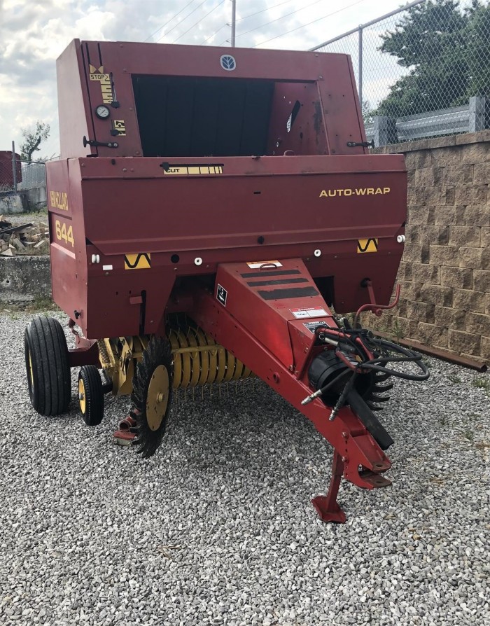 Пресс-подборщик New Holland 644 б/у