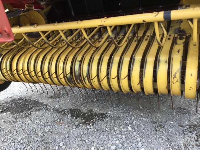 Пресс-подборщик New Holland 644 б/у