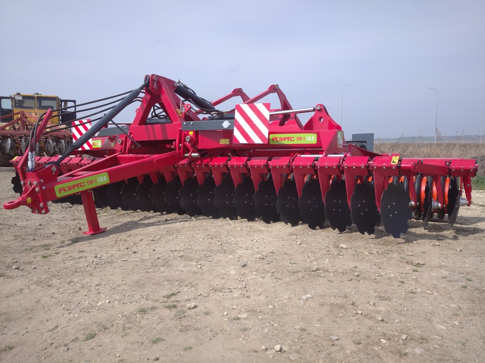 Дисковая почвообрабатывающая прицепная машина АЗАС ДМ-6 с обрезиненным катком