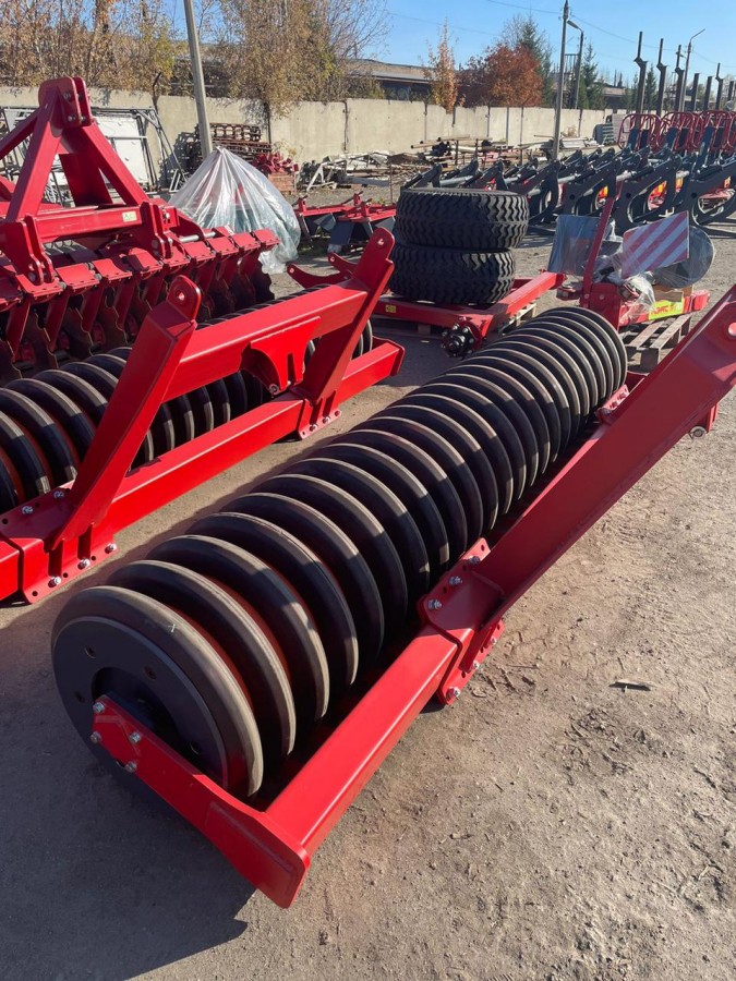 Дисковая почвообрабатывающая прицепная машина АЗАС ДМ-6 с обрезиненным катком