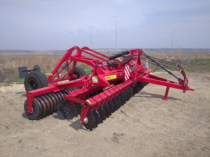 Дисковая почвообрабатывающая прицепная машина АЗАС ДМ-6 с обрезиненным катком