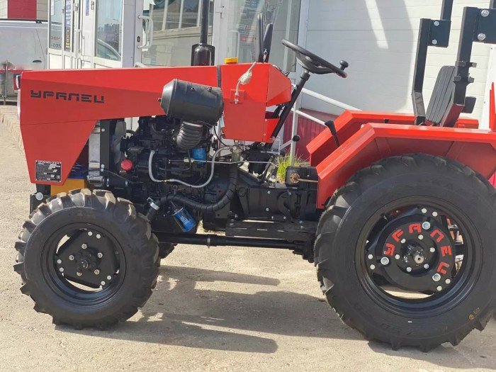 Минитрактор Уралец-224 (4Х4)