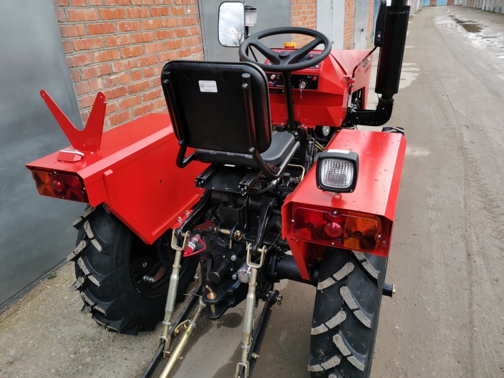 Минитрактор Уралец-2204 (4Х4)