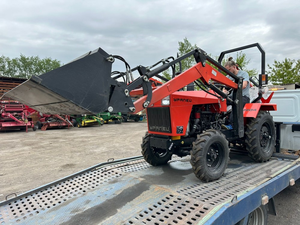 Минитрактор Уралец-2204 (4Х4)