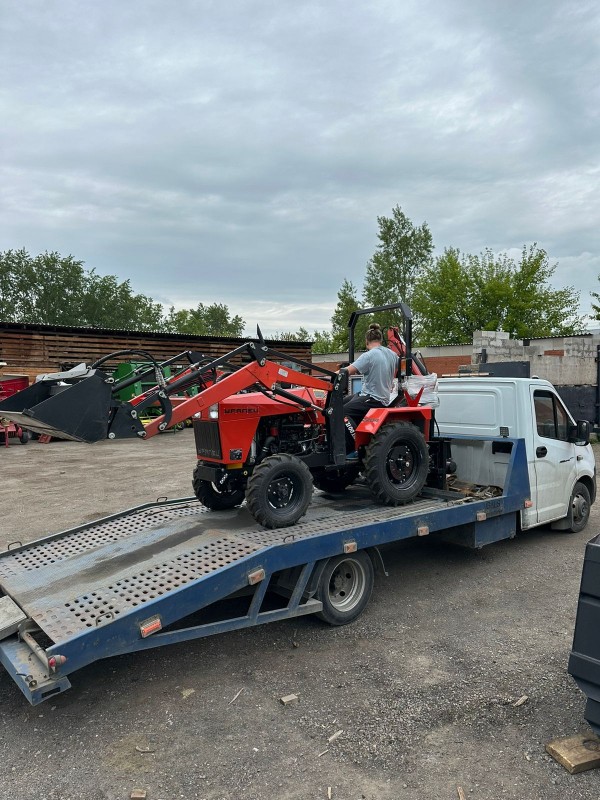 Минитрактор Уралец-2204 (4Х4)