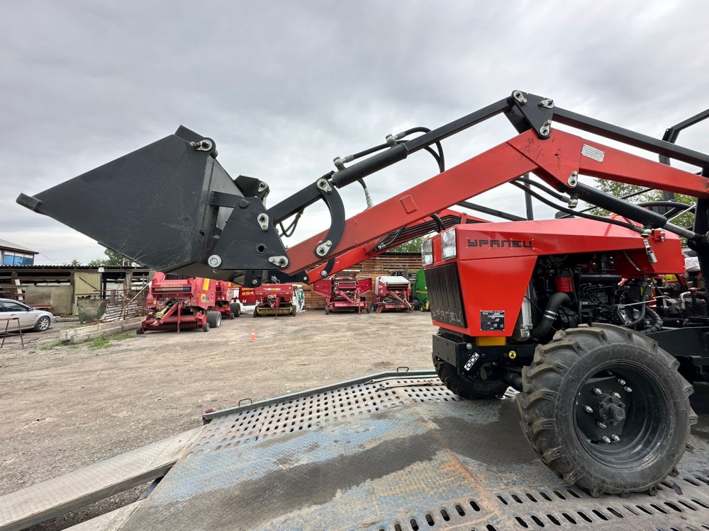 Минитрактор Уралец-2204 (4Х4)