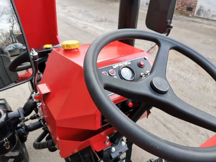 Минитрактор Уралец-2204 (4Х4)