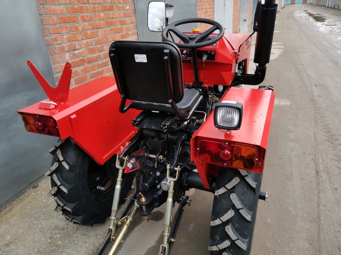 Минитрактор Уралец-2204 (4Х4)