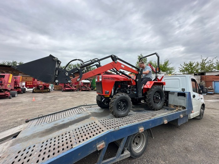 Минитрактор Уралец-2204 (4Х4)