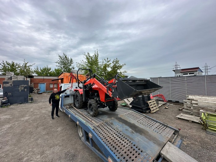 Минитрактор Уралец-2204 (4Х4)