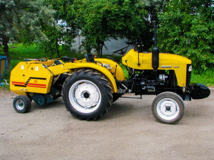 Мини пресс-подборщик Уралец-0850