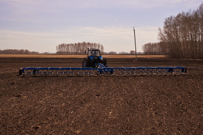 Сцепка бороновальная широкозахватная гидрофицированная ДиборЭкспорт СШГ-16 с боронами БЗТ