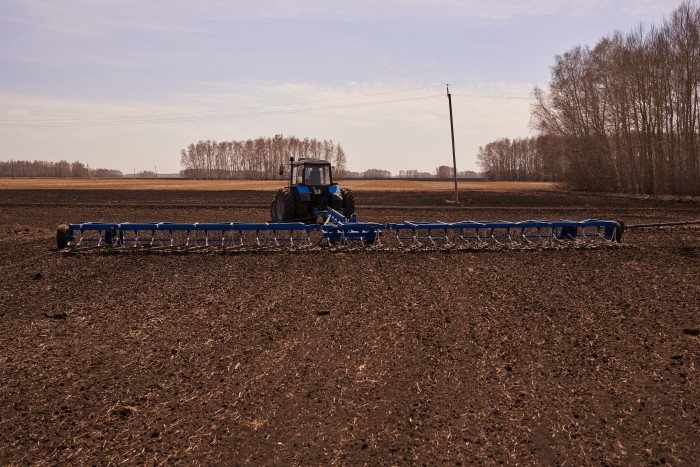 Сцепка бороновальная широкозахватная гидрофицированная ДиборЭкспорт СШГ-16 с боронами БЗТ
