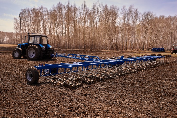 Сцепка бороновальная широкозахватная гидрофицированная ДиборЭкспорт СШГ-16 с боронами БЗТ