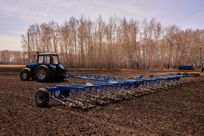 Сцепка бороновальная широкозахватная гидрофицированная ДиборЭкспорт СШГ-16 с боронами БЗТ
