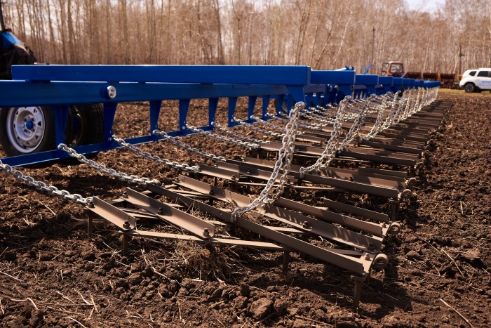 Сцепка бороновальная широкозахватная гидрофицированная ДиборЭкспорт СШГ-16 с боронами БЗТ