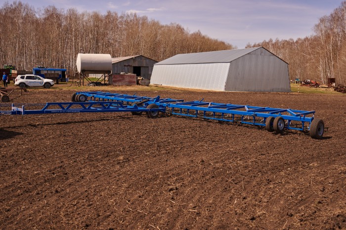 Сцепка бороновальная широкозахватная гидрофицированная ДиборЭкспорт СШГ-16 с боронами БЗТ
