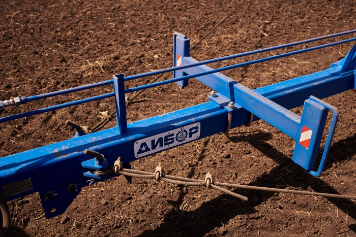 Сцепка бороновальная широкозахватная гидрофицированная ДиборЭкспорт СШГ-16 с боронами БЗТ