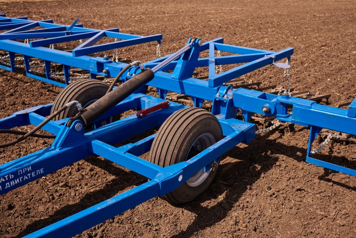 Сцепка бороновальная широкозахватная гидрофицированная ДиборЭкспорт СШГ-16 с боронами БЗТ