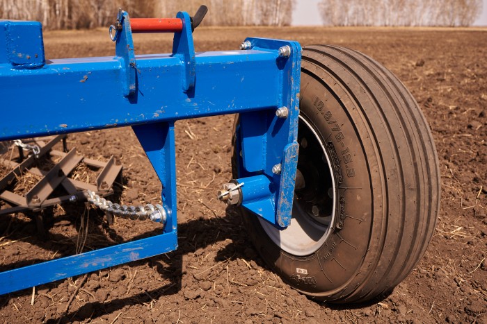 Сцепка бороновальная широкозахватная гидрофицированная ДиборЭкспорт СШГ-16 с боронами БЗТ