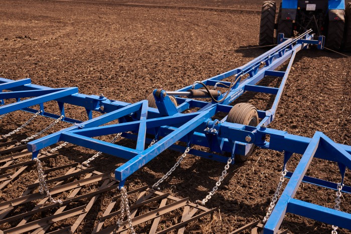 Сцепка бороновальная широкозахватная гидрофицированная ДиборЭкспорт СШГ-16 с боронами БЗТ