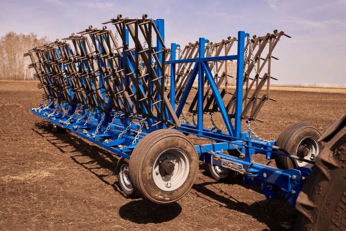 Сцепка бороновальная широкозахватная гидрофицированная ДиборЭкспорт СШГ-16 с боронами БЗТ