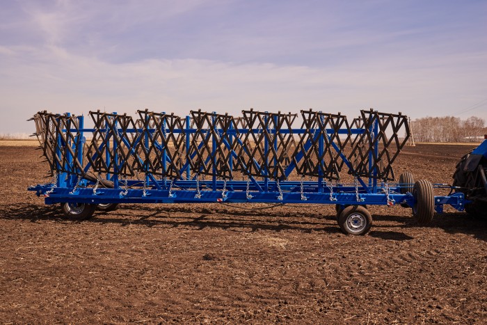 Сцепка бороновальная широкозахватная гидрофицированная ДиборЭкспорт СШГ-16 с боронами БЗТ