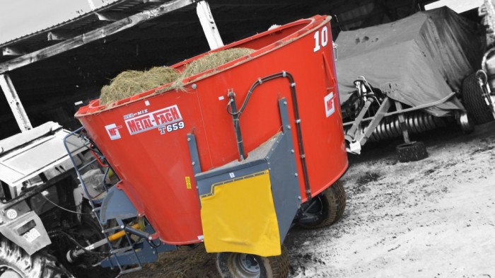 Миксер-кормораздатчик однороторный Metal-Fach Т-659 12 м3