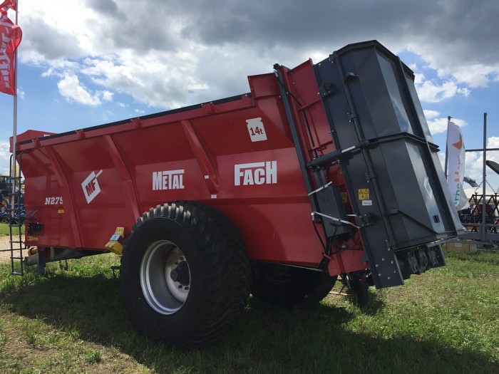 Навозоразбрасыватель Metal-Fach N-275 14 тонн