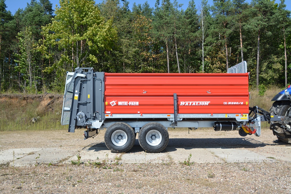 Навозоразбрасыватель Metal-Fach N-280/2 адаптер 4 шнека 10 тонн