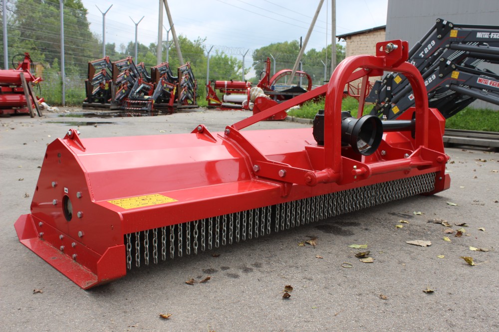 Косилка мульчерная Metal-Fach Z-022 2.8 м с опорными колесами и Y-ножами
